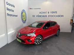 Rouge Utilisé 2023 Renault Clio V Techno Berline | 17 990 € (Prix juste)