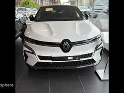 Noir Nouvelle 2024 Renault Mégane Iconic SUV | 34 299 € (Prix juste)