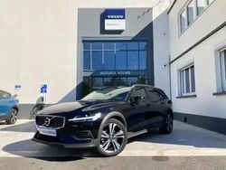 Noir onyx métallisé Utilisé 2021 Volvo V60 CC Pro Break | 49 790 €