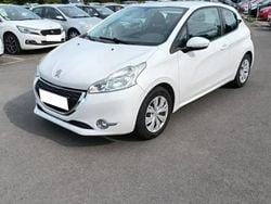 Blanc Utilisé 2014 Peugeot 208 Active Citadine | 8 700 € (Prix cher)