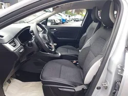 Noir Utilisé 2024 Renault Captur Techno SUV | 19 290 € (Prix juste)