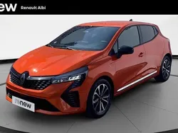 Orange Utilisé 2024 Renault Clio V Techno Citadine | 17 490 € (Prix juste)