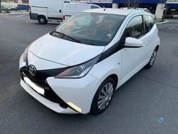 Blanc Utilisé 2016 Toyota Aygo X-play Citadine | 6 490 €
