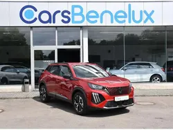 Rouge Utilisé 2024 Peugeot 2008 Allure SUV | 19 980 € (Prix juste)