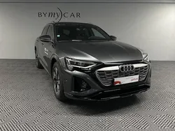 Gris daytona nacré Utilisé 2024 Audi Q8 e-tron S-Line SUV | 71 490 € (Prix juste)