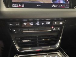 Gris daytona nacré Utilisé 2023 Audi e-tron GT quattro Sport Berline | 63 900 € (Prix juste)