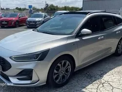 Gris Utilisé 2023 Ford Focus ST-Line Break | 22 999 € (Prix juste)