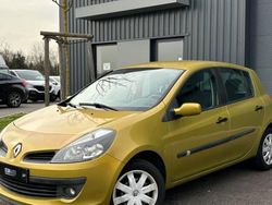 Utilisé 2006 Renault Clio II Dynamique Citadine | 3 990 € (Prix juste)