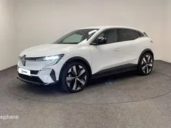 Blanc Utilisé 2023 Renault Mégane Techno SUV | 29 999 € (Prix juste)