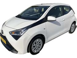Blanc Utilisé 2022 Toyota Aygo X-play Citadine | 11 784 € (Prix juste)