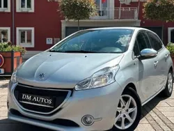 Gris Utilisé 2014 Peugeot 208 Citadine | 6 990 € (Prix juste)