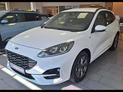 Blanc glacier Utilisé 2022 Ford Kuga ST-Line SUV | 23 889 € (Prix juste)