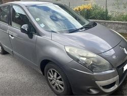 Gris Utilisé 2011 Renault Scénic III Monospace | 2 500 € (Super prix)