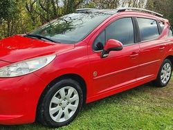 Rouge Utilisé 2009 Peugeot 207 Break | 4 990 € (Prix assez cher)