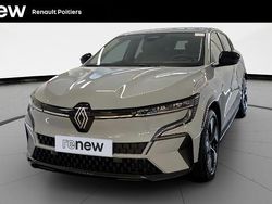 Gris Utilisé 2022 Renault Mégane Equilibre Berline | 20 490 € (Prix juste)