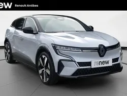 Gris Utilisé 2023 Renault Mégane Techno Berline | 27 899 € (Prix juste)