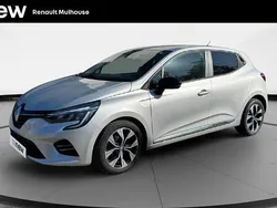 Gris Utilisé 2023 Renault Clio V Evolution Citadine | 14 999 € (Prix juste)