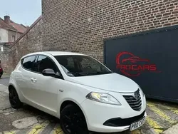 Blanc Utilisé 2013 Lancia Ypsilon Citadine | 4 990 €