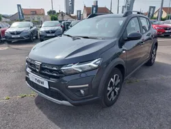 Gris Utilisé 2023 Dacia Sandero Expression Citadine | 15 890 € (Prix juste)