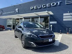 Utilisé 2016 Peugeot 308 Allure Berline | 11 990 € (Prix assez cher)
