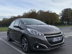 Utilisé 2018 Peugeot 208 Allure Citadine | 7 400 € (Prix juste)