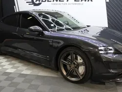 Utilisé 2020 Porsche Taycan Turbo Berline | 79 899 € (Prix juste)