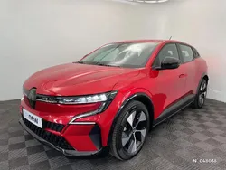 Rouge Utilisé 2023 Renault Mégane Equilibre Berline | 20 990 € (Prix juste)
