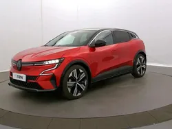 Rouge Utilisé 2023 Renault Mégane Iconic Berline | 28 990 € (Prix juste)