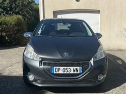 Utilisé 2014 Peugeot 208 Style Citadine | 6 500 € (Prix juste)