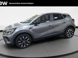 Gris Utilisé 2023 Renault Captur Evolution SUV | 17 970 € (Prix juste)