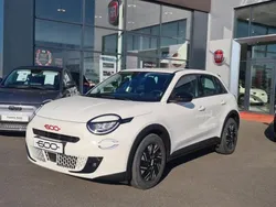Utilisé 2024 Fiat 600E Red | 27 980 € (Prix juste)
