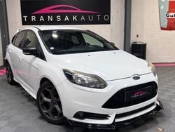 Blanc Utilisé 2014 Ford Focus ST Berline | 14 990 € (Prix juste)