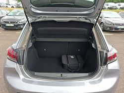 Gris Utilisé 2022 Peugeot e-208 Allure Citadine | 15 999 € (Prix juste)