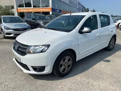 Blanc Utilisé 2015 Dacia Sandero Prestige Citadine | 7 980 € (Prix juste)
