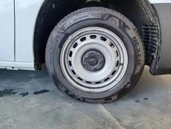 P. opaque blanc icy Utilisé 2025 Peugeot Partner S Van | 23 990 €