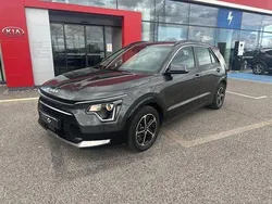 Gris Utilisé 2022 Kia Niro Active SUV | 24 990 € (Prix juste)