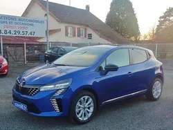 Bleu Nouvelle 2025 Renault Clio V Evolution Berline | 20 890 € (Prix juste)