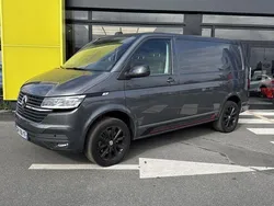 Gris indium mã©tallisã©e Utilisé 2023 VW T6.1 Edition Van | 43 999 € (Prix assez cher)