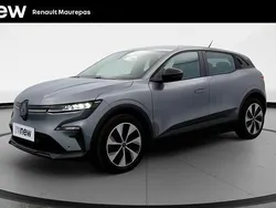 Gris Utilisé 2023 Renault Mégane Evolution Berline | 25 990 € (Prix juste)