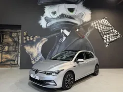 Gris Utilisé 2021 VW Golf VIII Style Berline | 23 990 € (Prix assez cher)