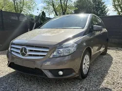 Brun Utilisé 2012 Mercedes B180 Monospace | 6 490 €