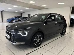Gris Utilisé 2024 Kia Niro Active SUV | 29 999 € (Prix juste)