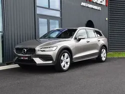 Beige Utilisé 2019 Volvo V60 CC Pro Break | 28 990 €