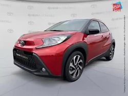 Biton rouge piment premium/toit noir Utilisé 2025 Toyota Aygo X Design SUV | 17 999 €