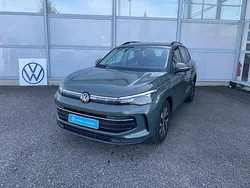 Vert Utilisé 2024 VW Tiguan Life SUV | 35 780 € (Prix juste)