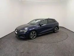 Bleu navarre métallisé Utilisé 2024 Audi A3 S-Line | 32 900 € (Prix juste)