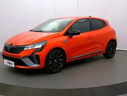 Orange Utilisé 2024 Renault Clio V Esprit Alpine Citadine | 20 550 € (Prix juste)