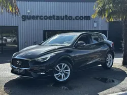 Noir Utilisé 2016 Infiniti Q30 Premium Citadine | 15 990 €