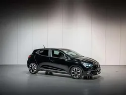 Noir Utilisé 2023 Renault Clio V Citadine | 14 950 € (Prix juste)
