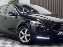 Occasion 2015 Volvo V40 Momentum Break | 10 990 € (Prix juste)
